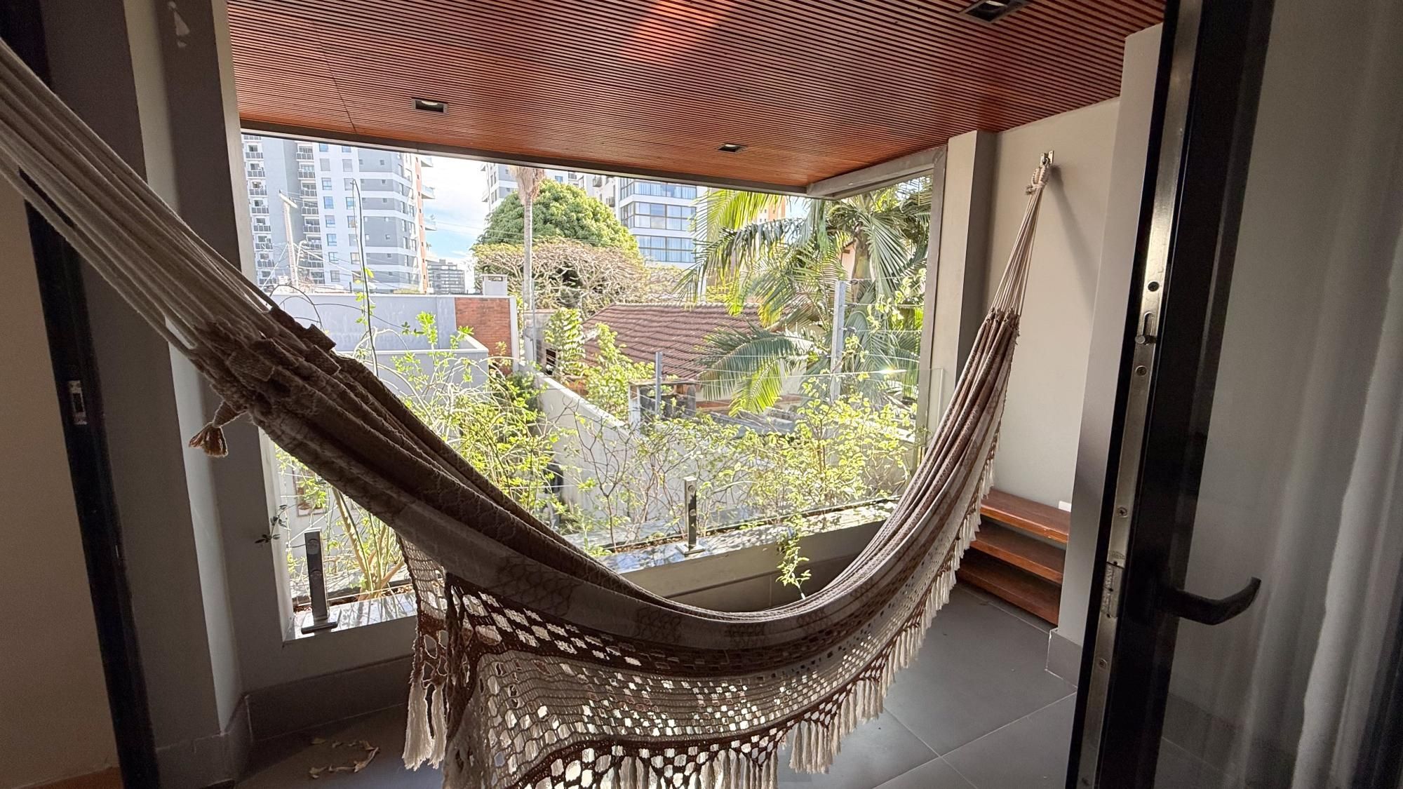 Casa com linda arquitetura | Jardim Europa | 4 quartos | Área Gourmet — foto 46
