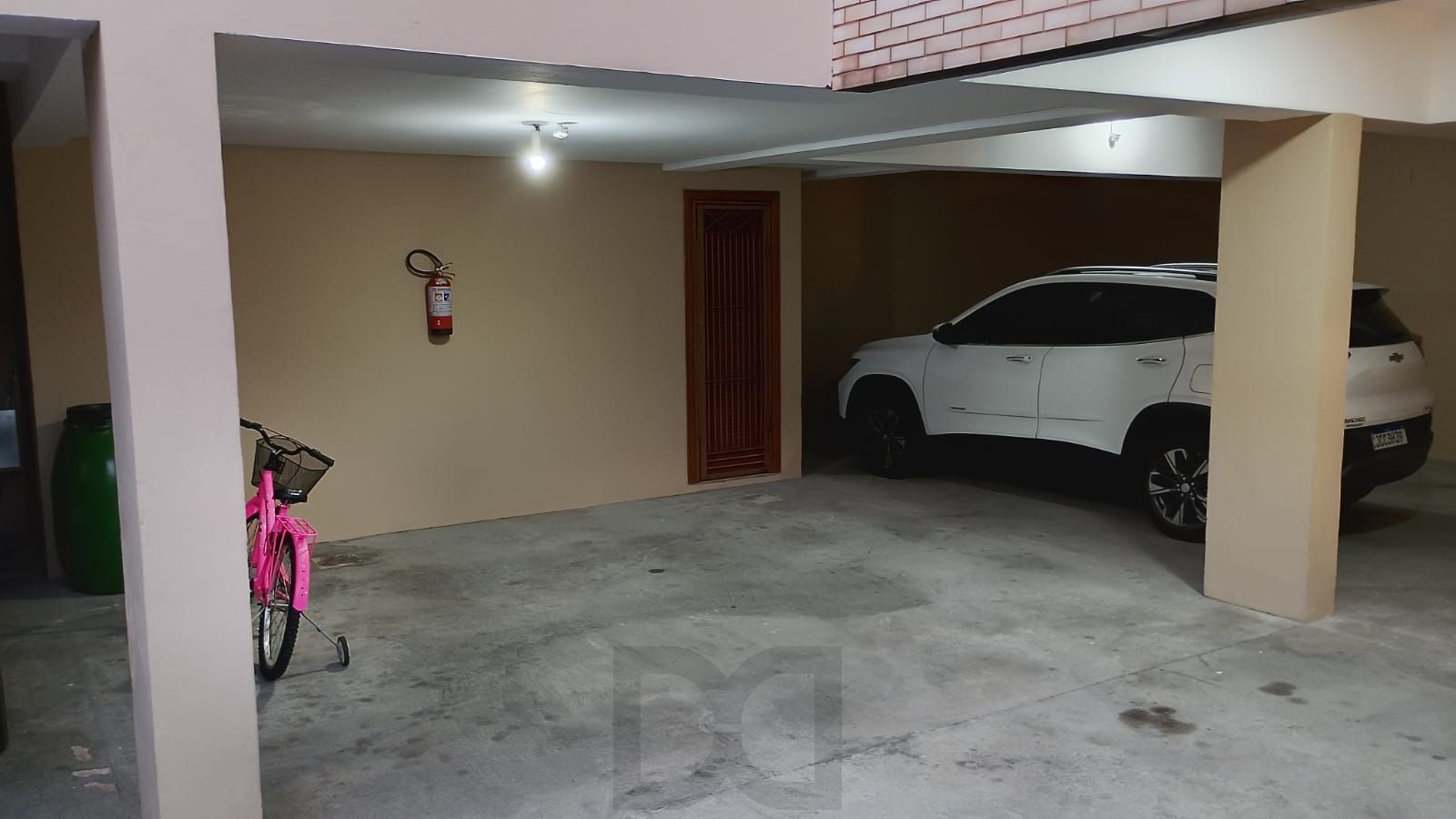 OTIMO APARTAMENTO 03 DORM SEMI MOBILIADO , ELEVADOR 2 VAGAS — foto 34