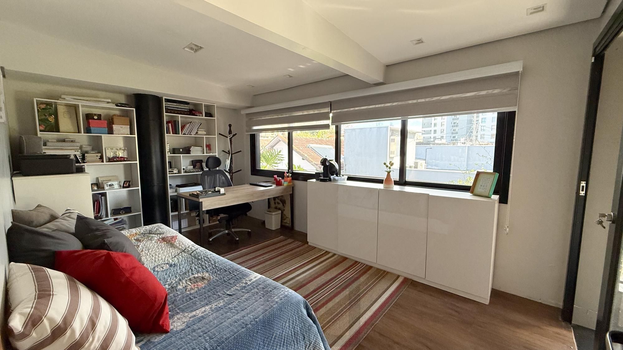 Casa com linda arquitetura | Jardim Europa | 4 quartos | Área Gourmet — foto 41