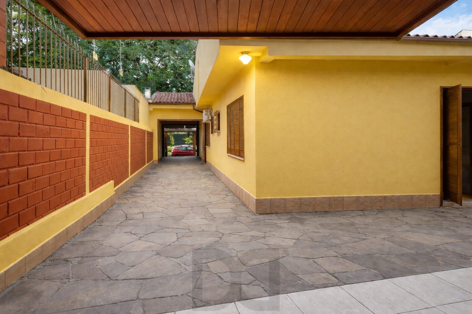 Casa 3 Dormitórios com Suíte | Garagem 6 Carros | Pátio Amplo e Área Gourmet para Alugar — foto 18