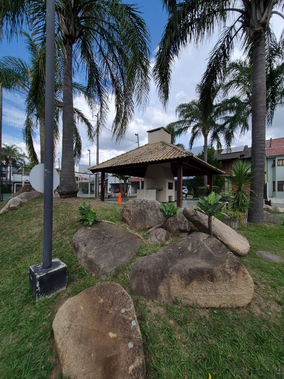 CASA EM CONDOMINIO FECHADO — foto 32