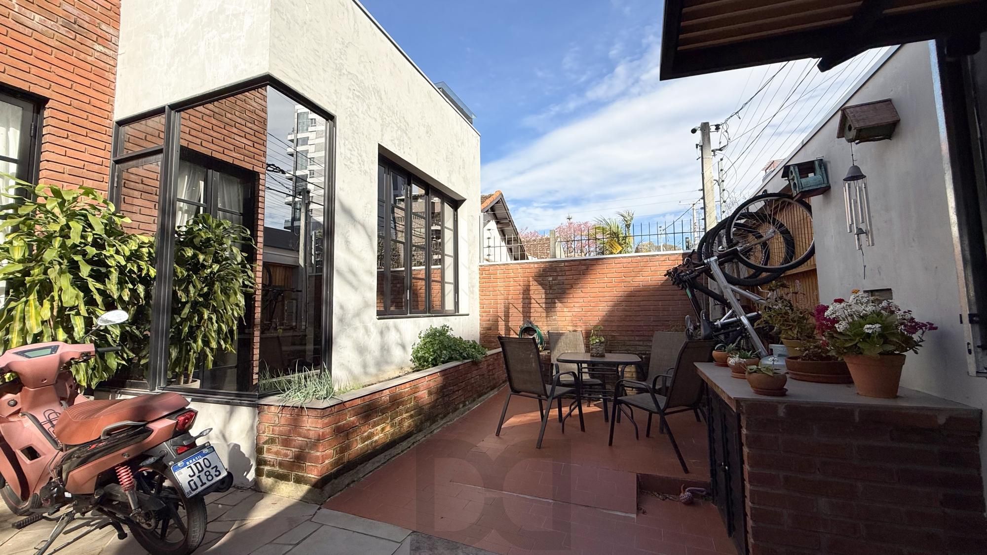 Casa com linda arquitetura | Jardim Europa | 4 quartos | Área Gourmet — foto 50