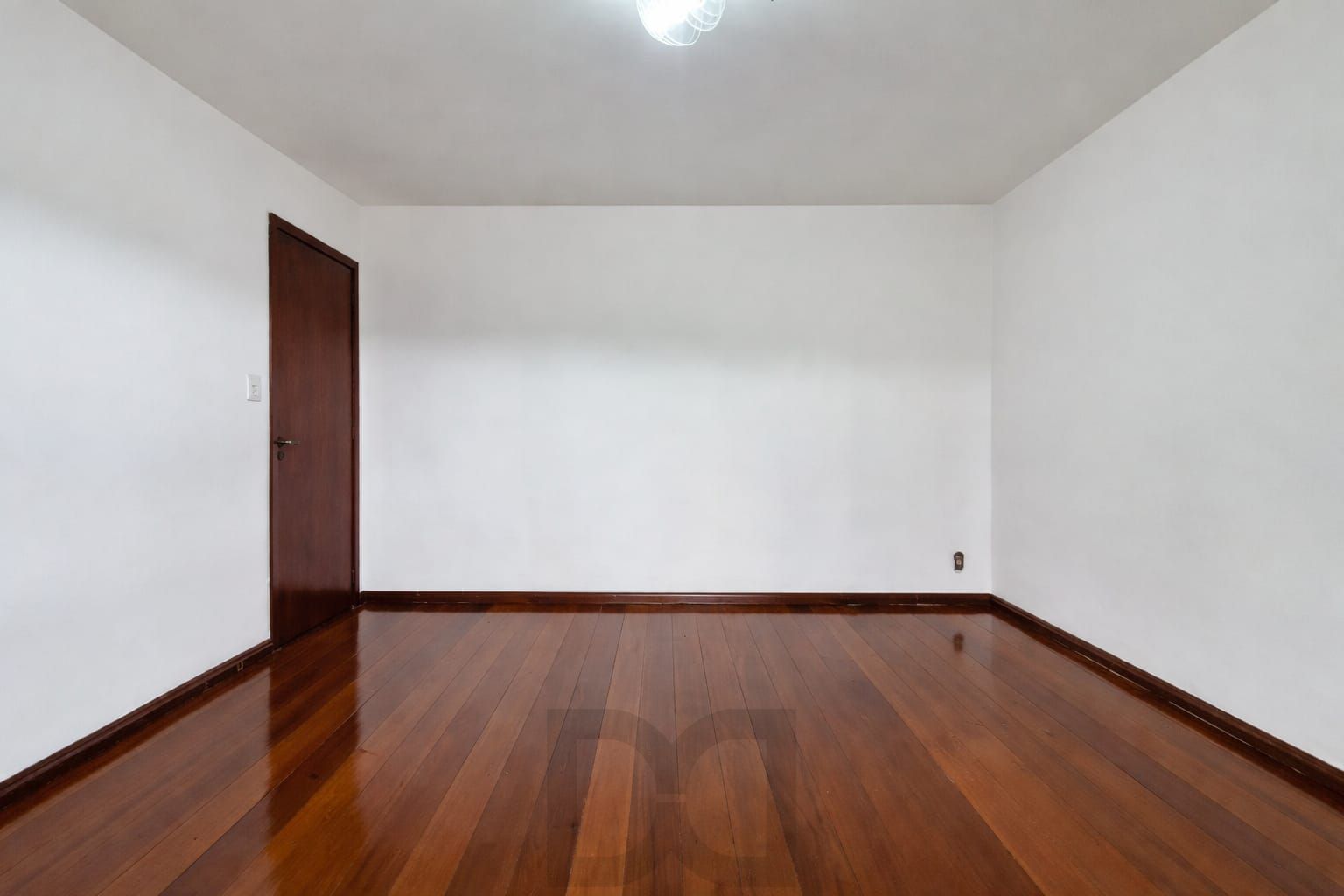 Casa 3 Dormitórios com Suíte | Garagem 6 Carros | Pátio Amplo e Área Gourmet para Alugar — foto 7