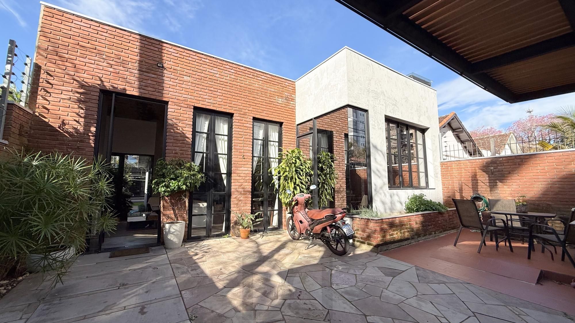 Casa com linda arquitetura | Jardim Europa | 4 quartos | Área Gourmet — foto 51