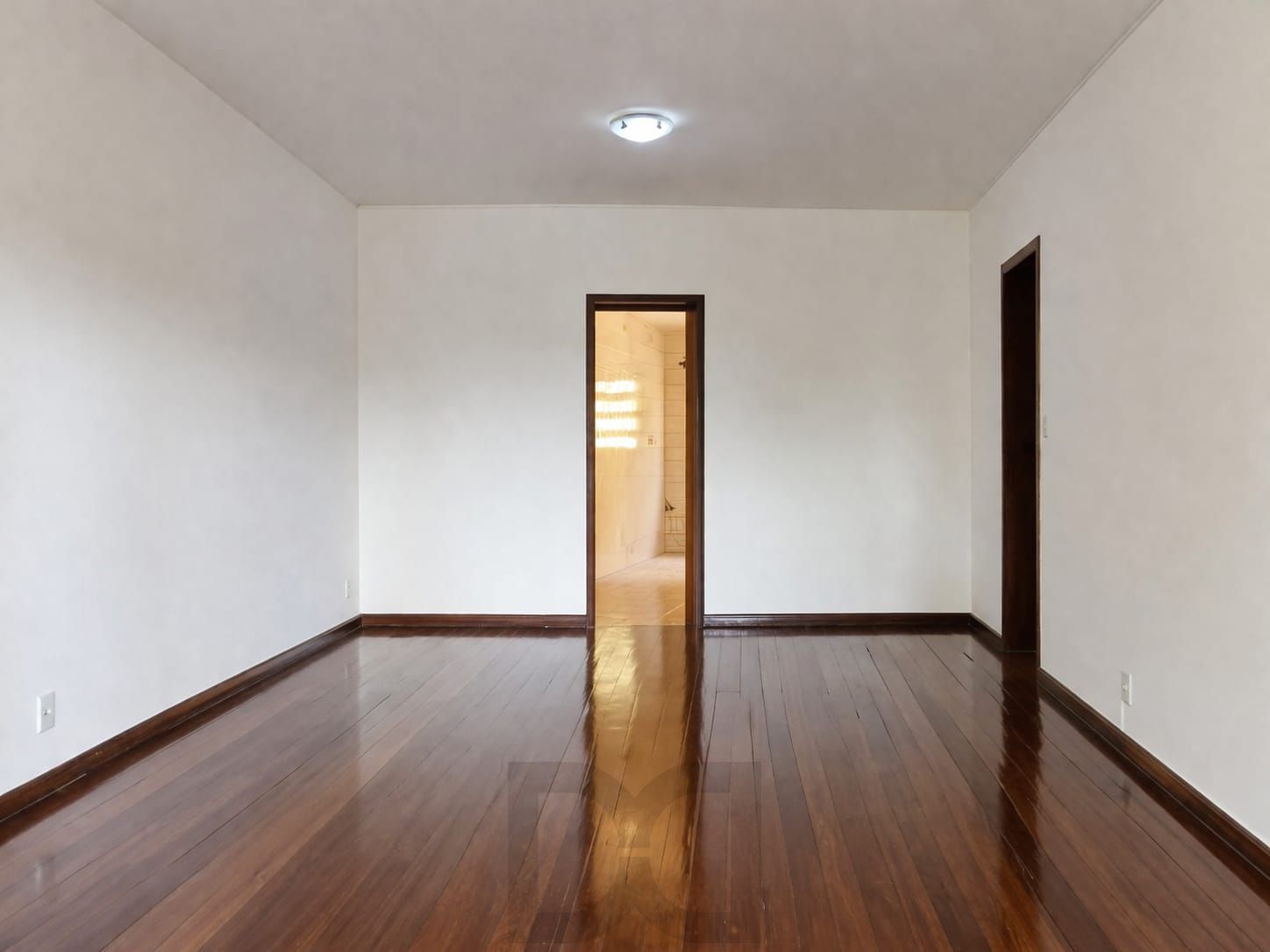 Casa 3 Dormitórios com Suíte | Garagem 6 Carros | Pátio Amplo e Área Gourmet para Alugar — foto 4