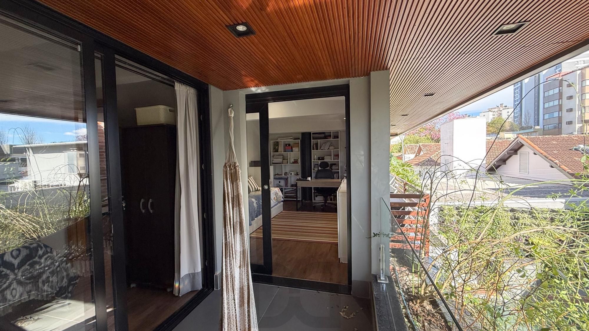Casa com linda arquitetura | Jardim Europa | 4 quartos | Área Gourmet — foto 47