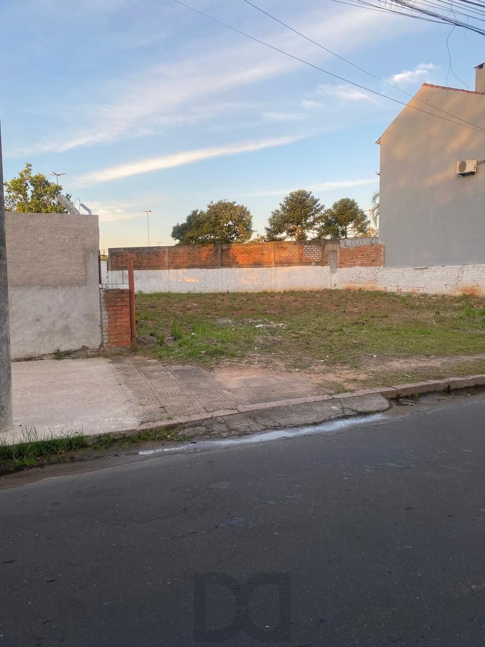 Terreno Residencial à Venda em Porto Alegre; — foto 2