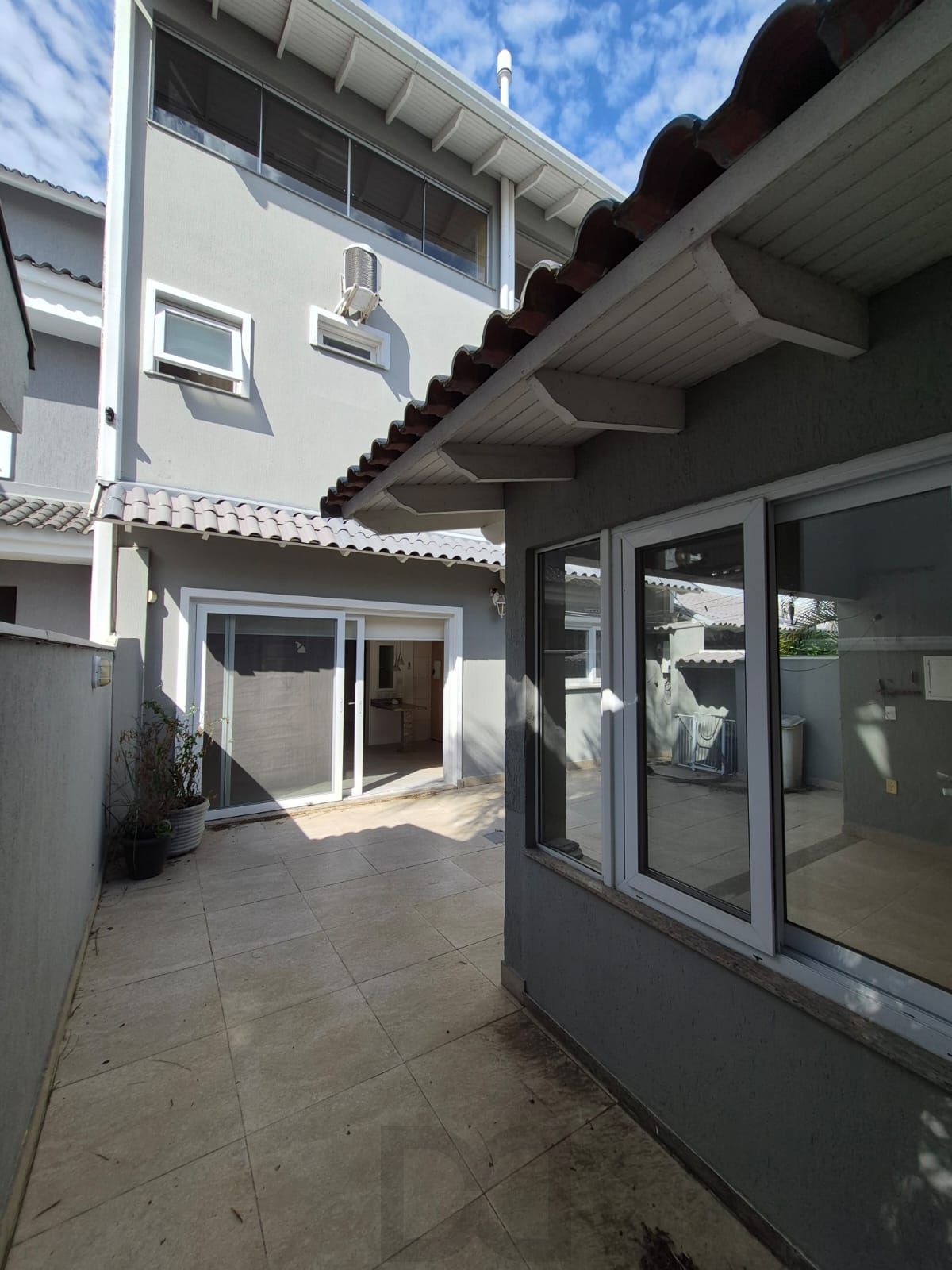 CASA EM CONDOMINIO FECHADO — foto 24