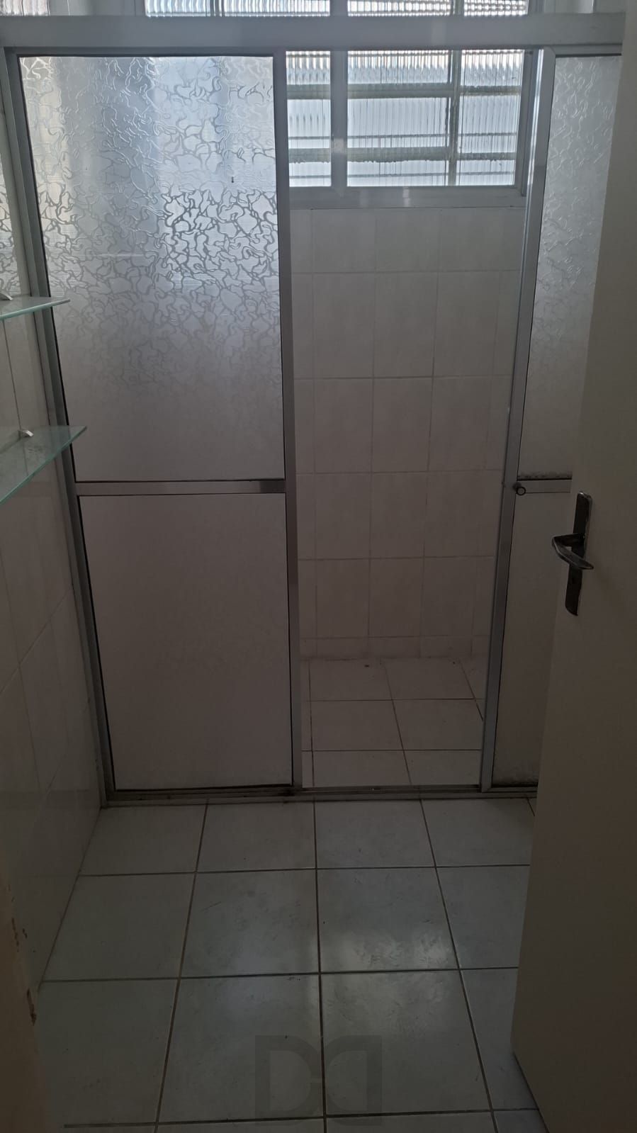 Apartamento térreo no Bom Fim, 77m², 2 dorm., dependência de empregada e pátio. — foto 12