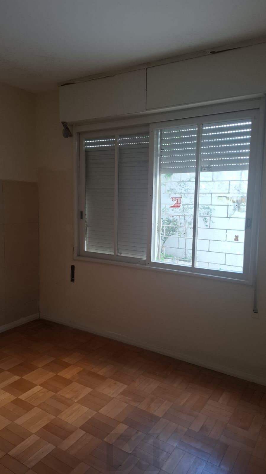 Apartamento térreo no Bom Fim, 77m², 2 dorm., dependência de empregada e pátio. — foto 16