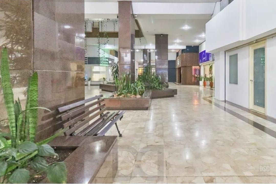Sala Comercial com 4 Ambientes e Garagem | 38m² | Rua 24 de Outubro — foto 9
