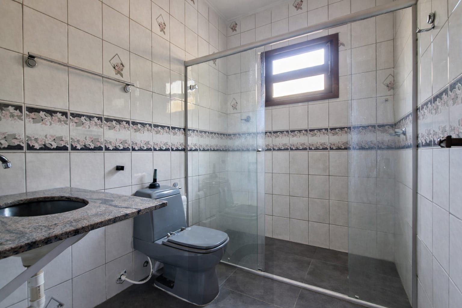 Casa 3 Dormitórios com Suíte | Garagem 6 Carros | Pátio Amplo e Área Gourmet para Alugar — foto 11