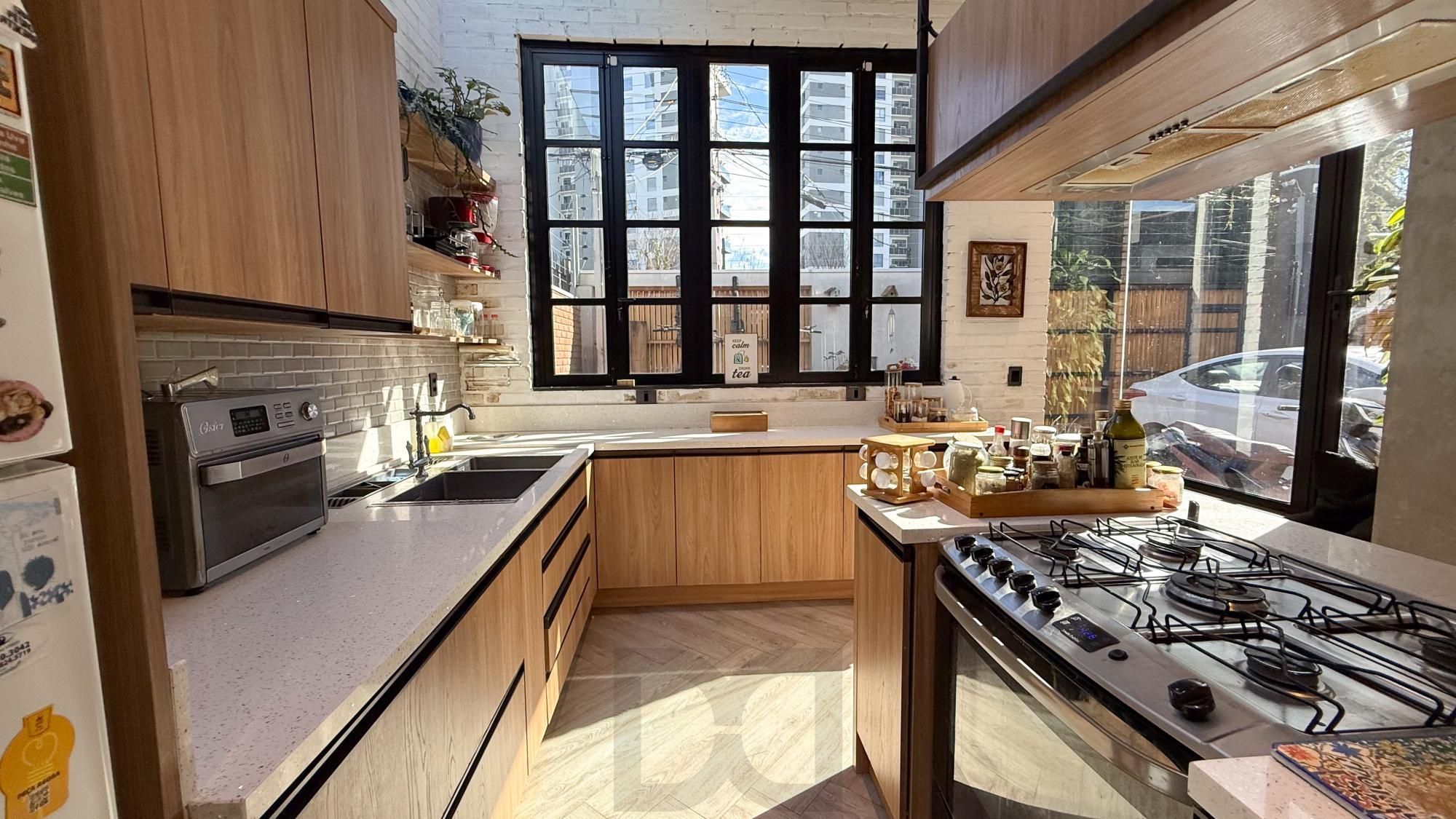 Casa com linda arquitetura | Jardim Europa | 4 quartos | Área Gourmet — foto 12