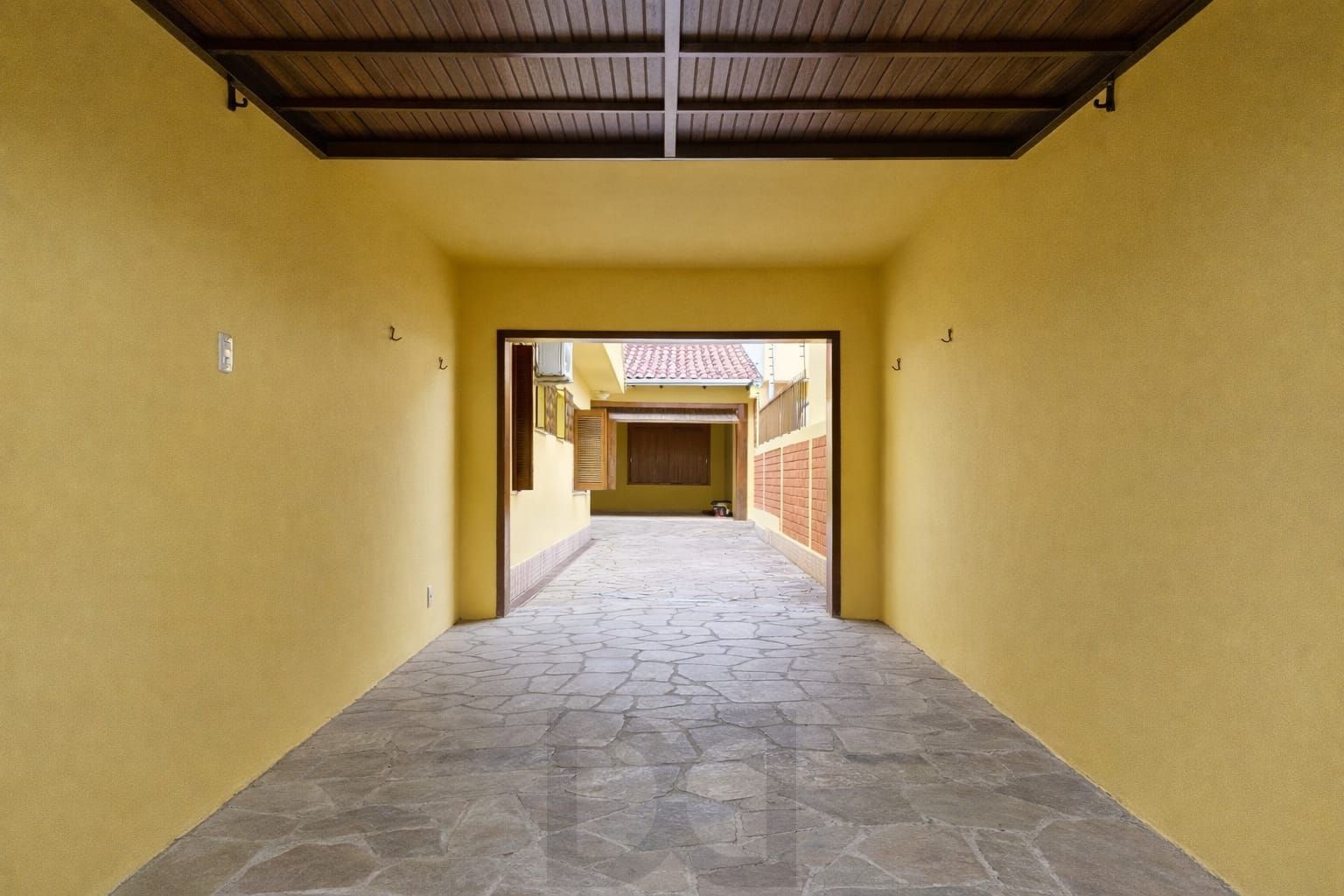 Casa 3 Dormitórios com Suíte | Garagem 6 Carros | Pátio Amplo e Área Gourmet para Alugar — foto 23