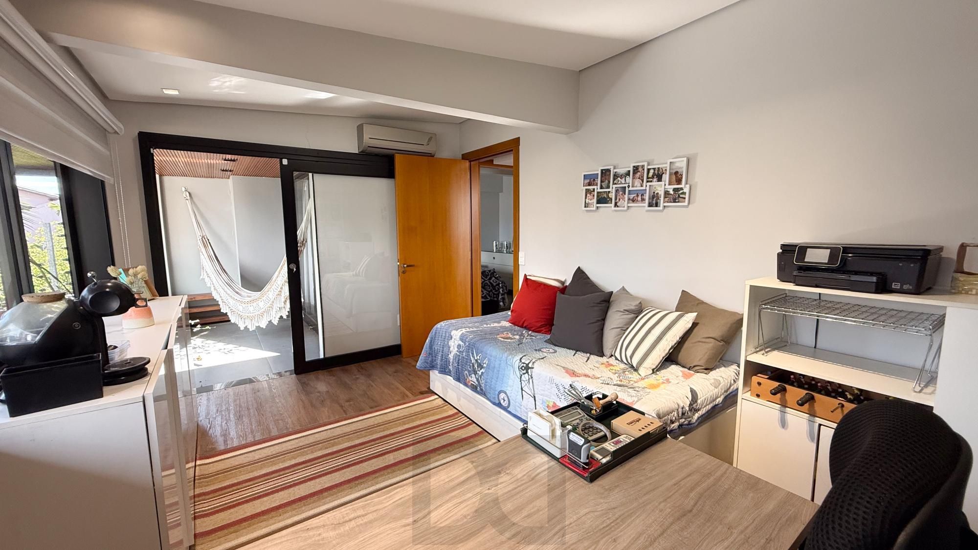 Casa com linda arquitetura | Jardim Europa | 4 quartos | Área Gourmet — foto 43