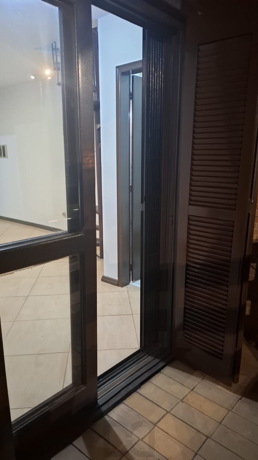 Apto de 105m², 3 dormitórios, 1 suíte, banheiro social, 3 vagas de vagarem, sacada e terraço e melhor Financia! EM FRENTE AO CAMPUS DA URGS — foto 14