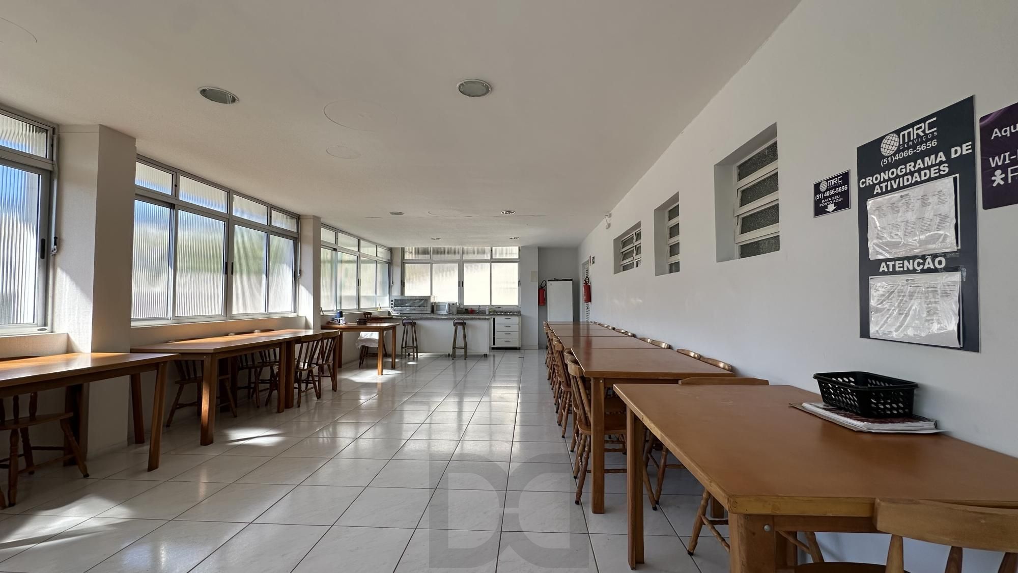 Apartamento com 2 dormitórios, dependência, elevador e vaga coberta na Mariland — foto 21