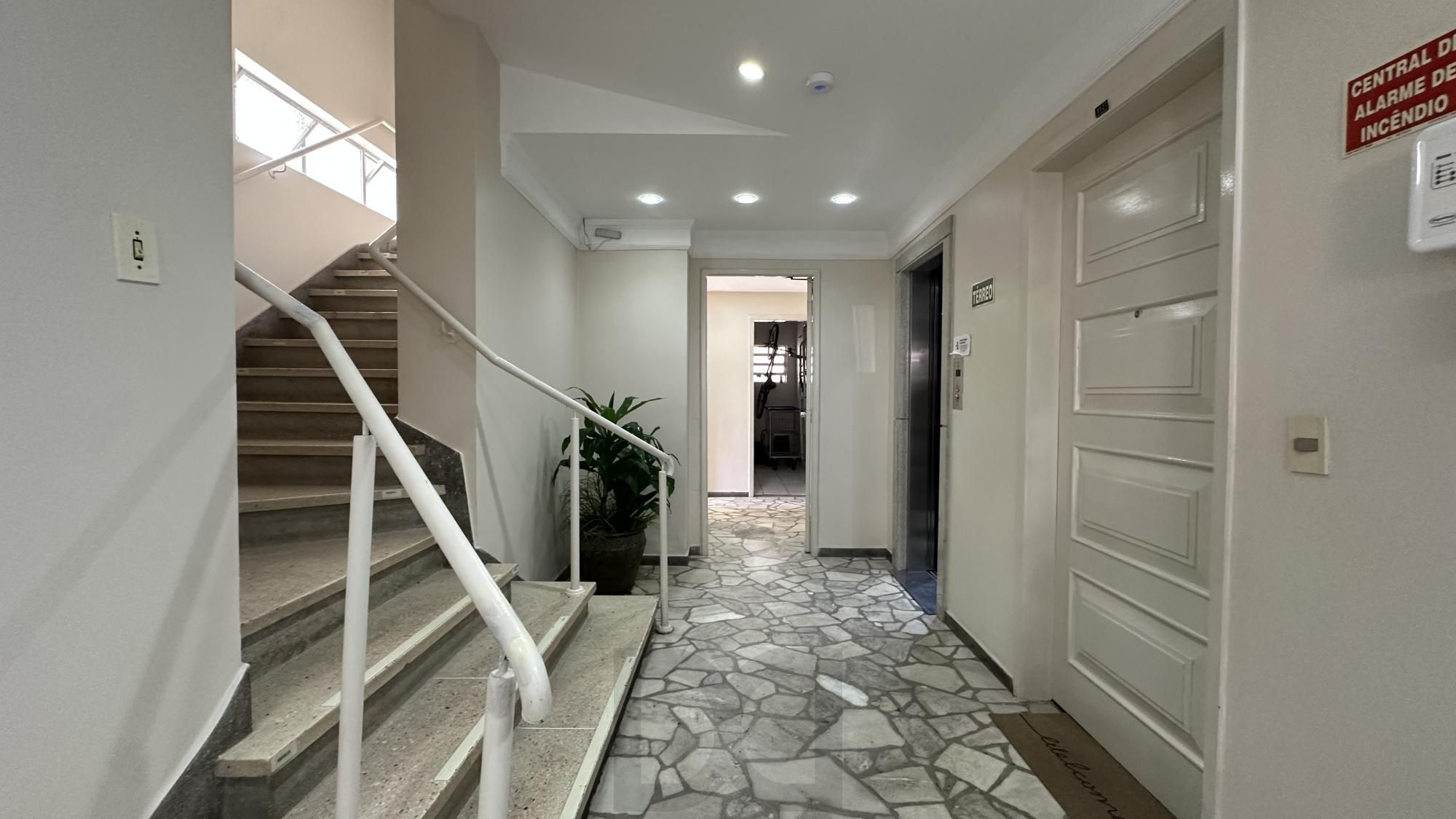 Apartamento com 2 dormitórios, dependência, elevador e vaga coberta na Mariland — foto 17