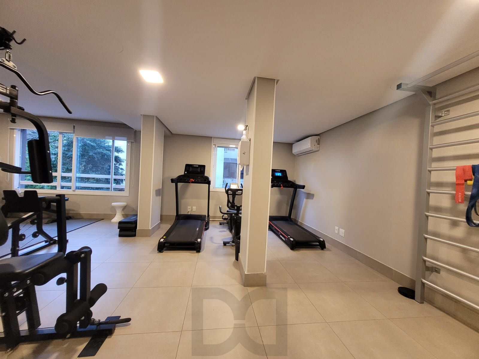 Apartamento com 2 Dormitórios e 1 Suíte, 2 Vagas, próximo ao colégio Dom Bosco — foto 24