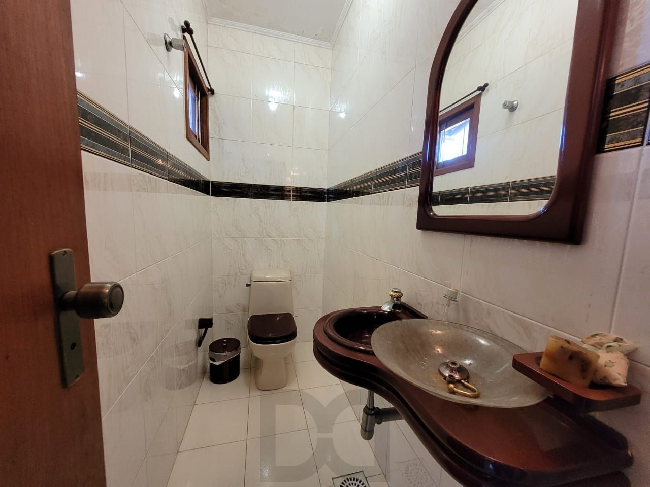 Casa térrea com 04 quartos e com 04 vagas de garagem — foto 5