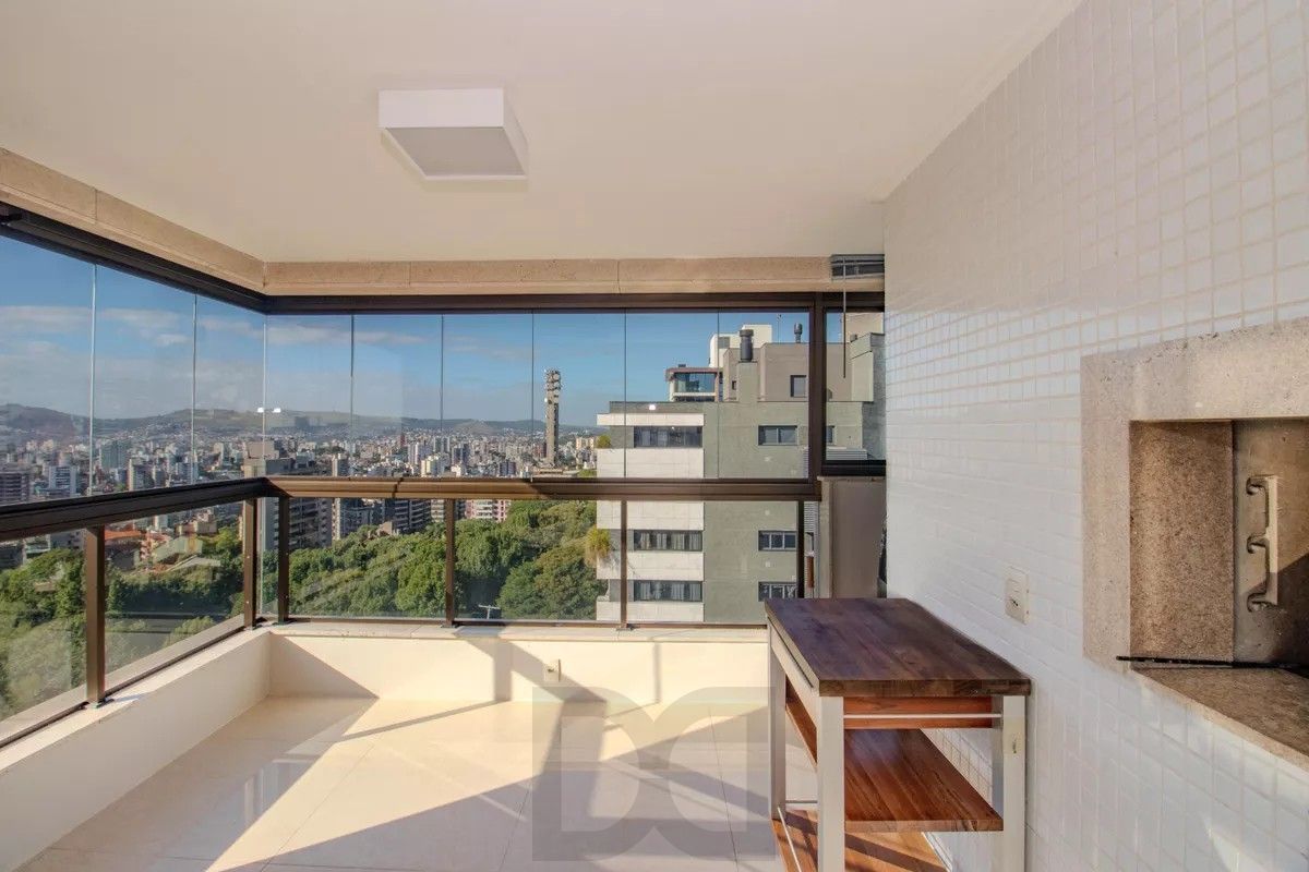 Apartamento com 03 dormitórios com suite, 04 vagas de garagem — foto 1