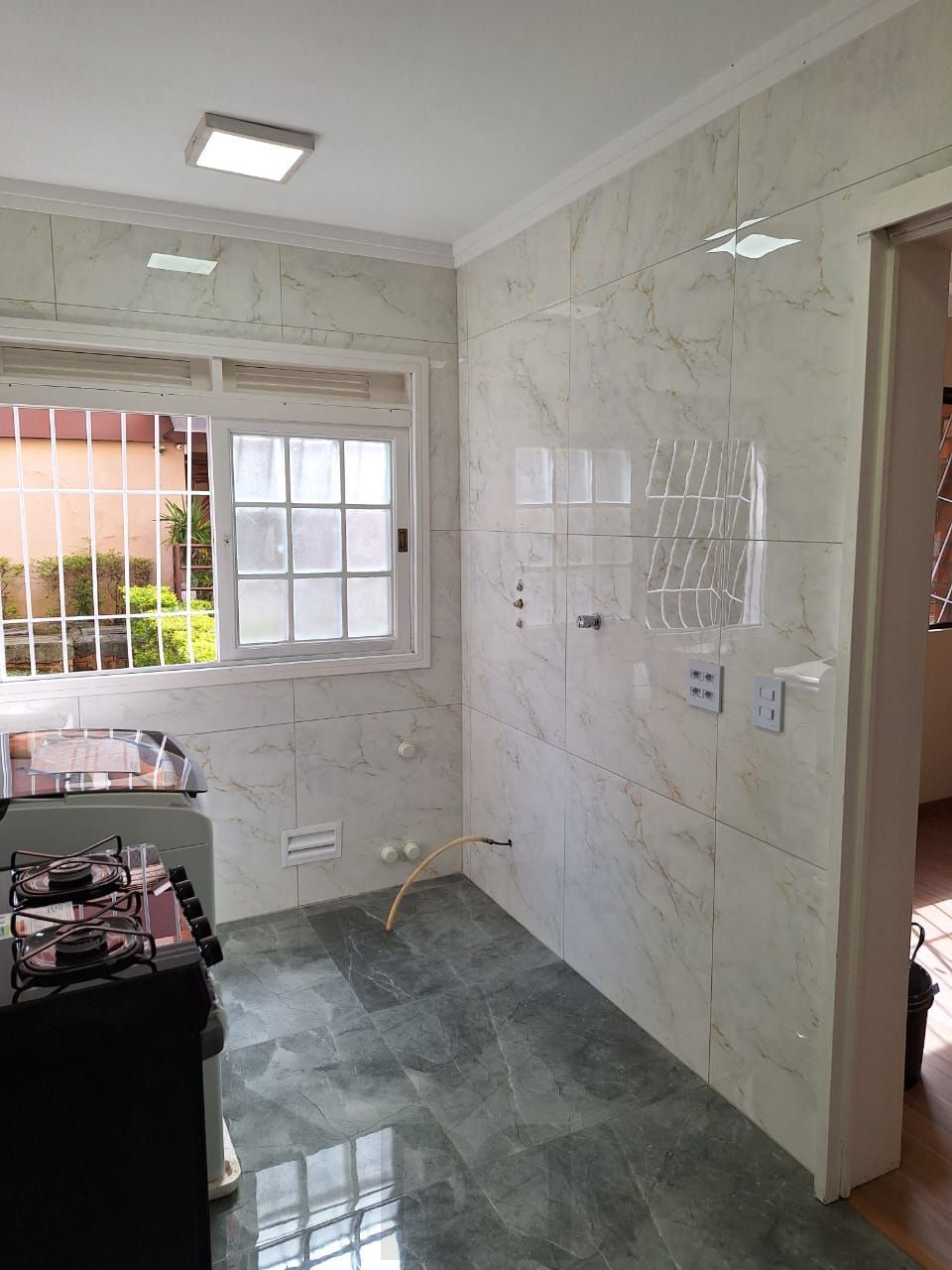 Apartamento 02 dormitórios com vaga de garagem escriturada descoberta — foto 17