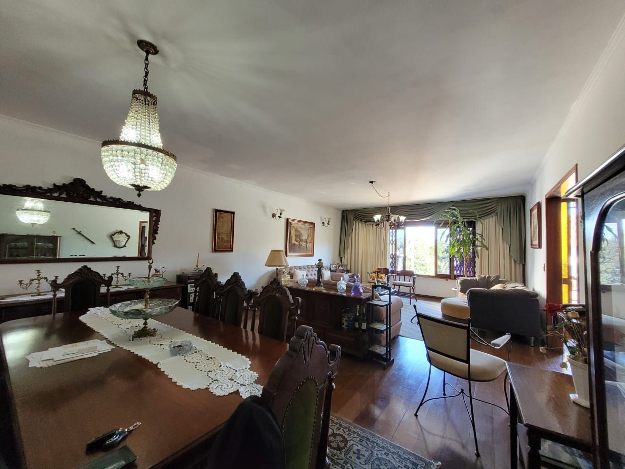 Casa térrea com 04 quartos e com 04 vagas de garagem — foto 4