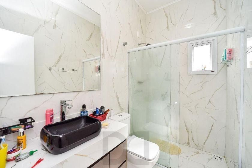 Belíssima casa de 4 dormitórios com 01 suíte com 2 vagas na Chácara das Pedras — foto 17