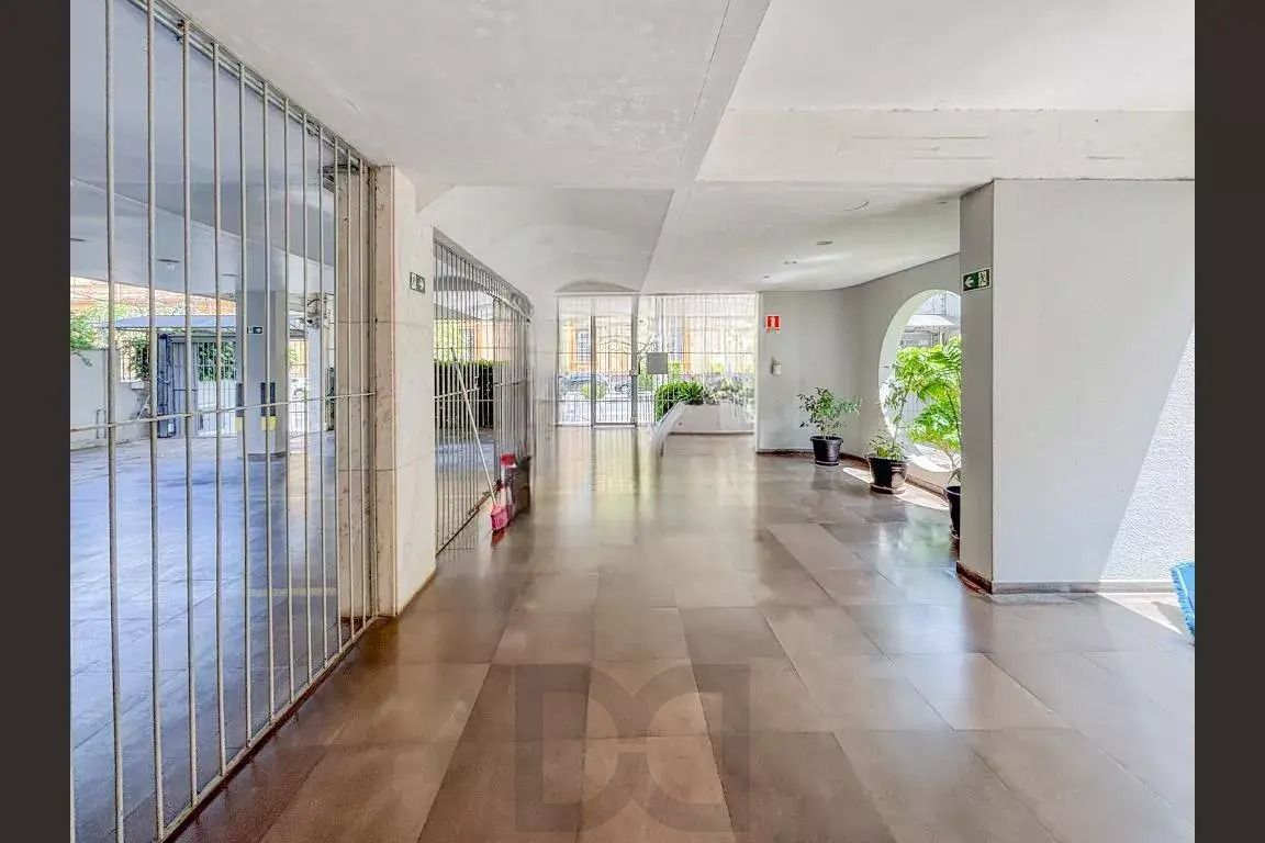 Apartamento com 03 dormitórios e vaga de garagem — foto 3