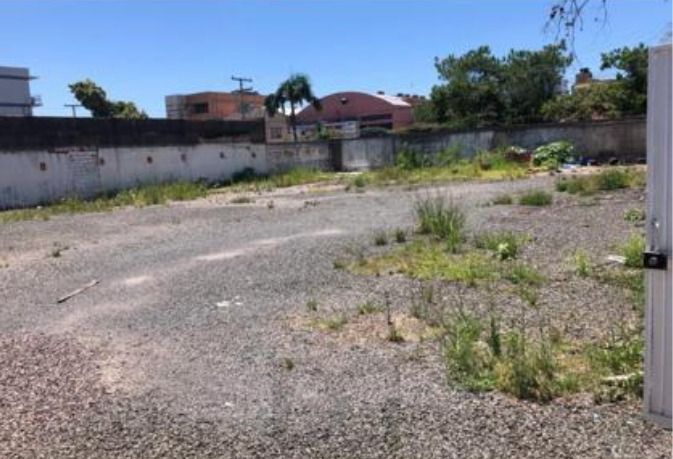 Terreno de esquina 847m² — foto 1