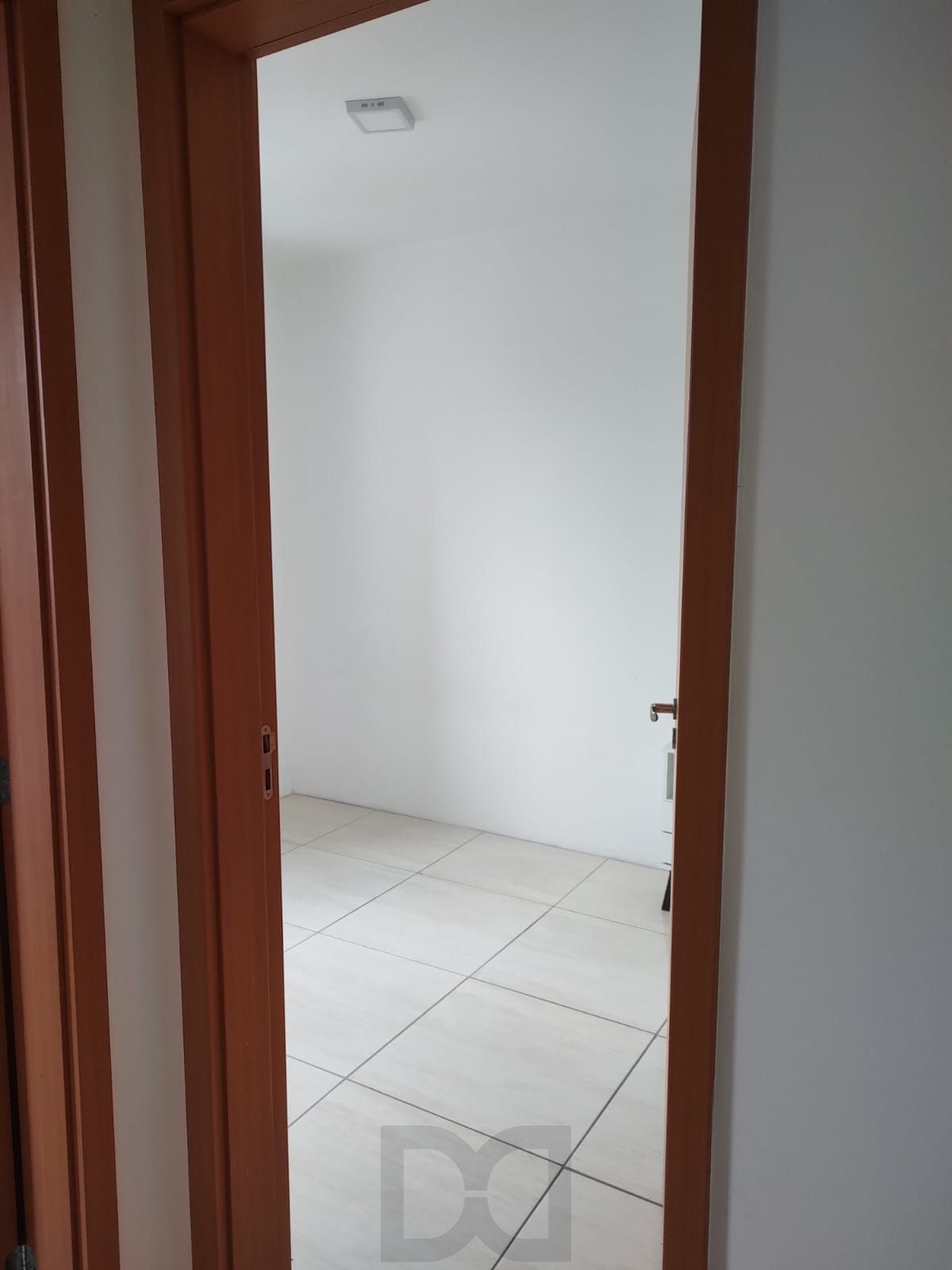 Apartamento 02 dormitórios com vaga, no bairro Humaitá. — foto 4