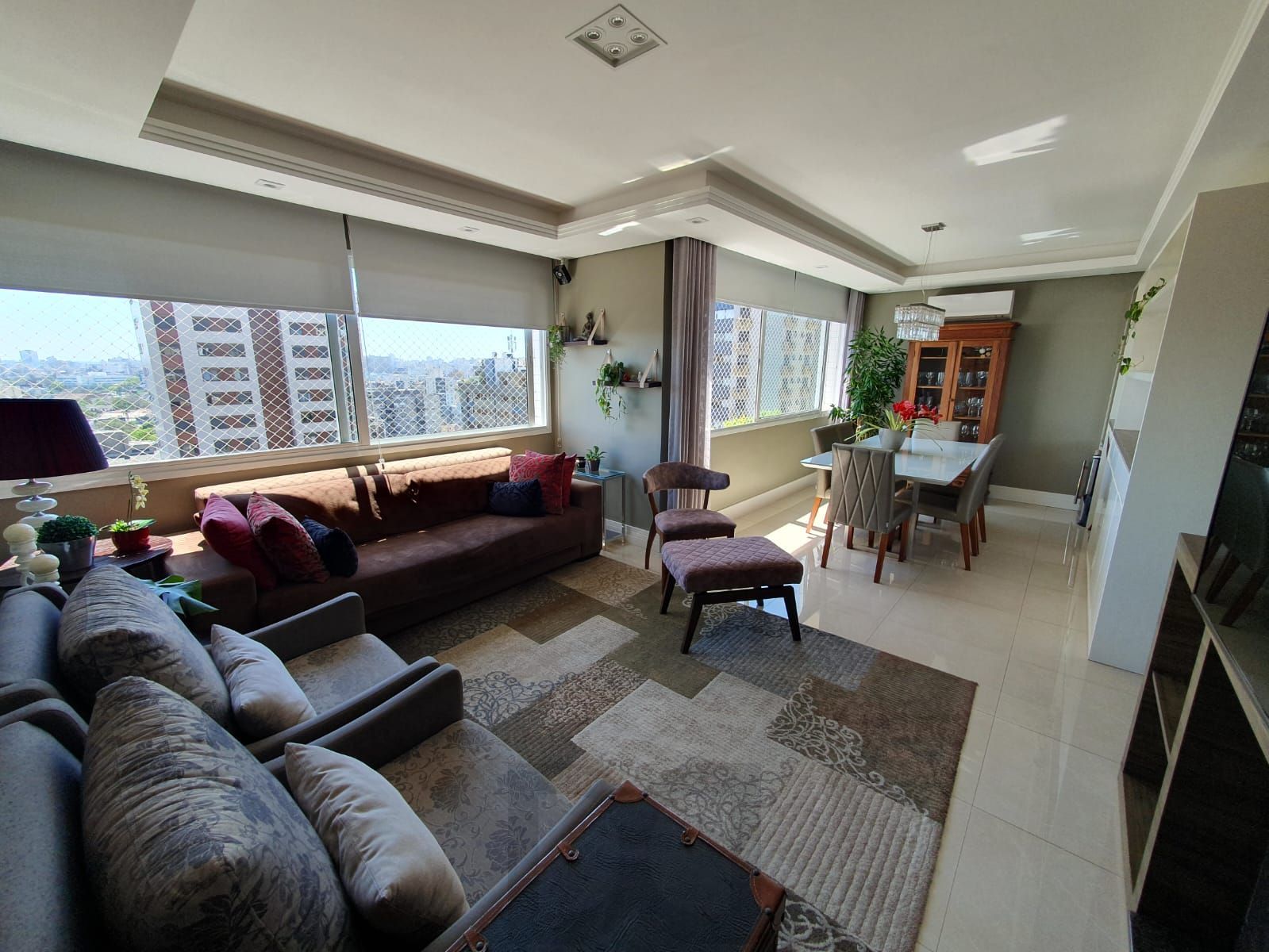 Apartamento mobiliado com 03 dormiórios, transformado em 02 e 02 vagas de garagem — foto 1