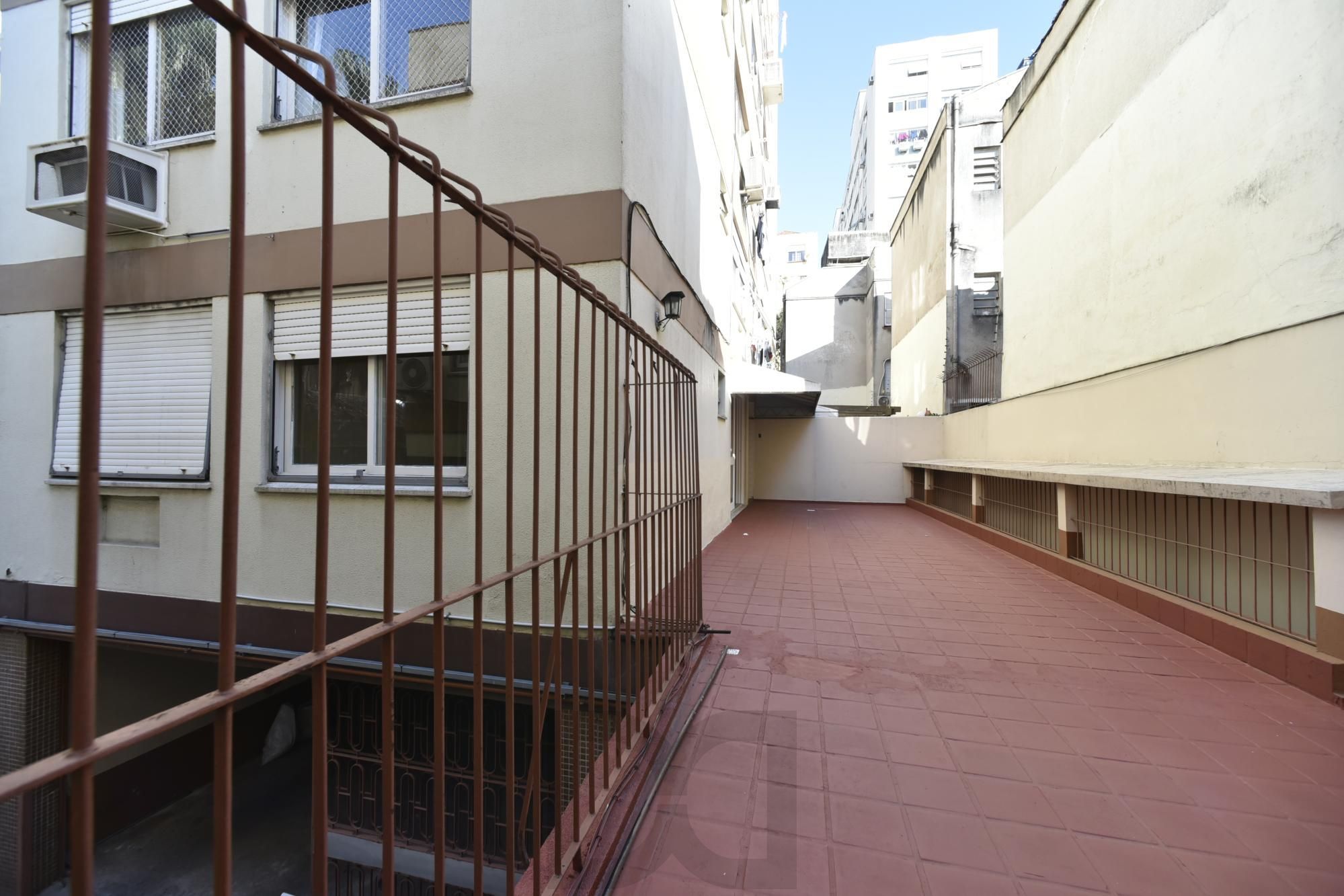 Apartamento com 2 dormitórios e terraço na Cristóvão Colombo! — foto 1