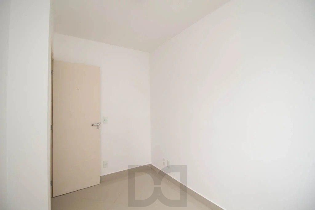 Apartamento 02 dormitórios com garagem escriturada no Bairro Ipanema — foto 13