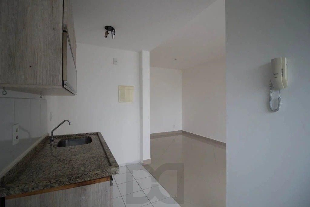 Apartamento 02 dormitórios com garagem escriturada no Bairro Ipanema — foto 19