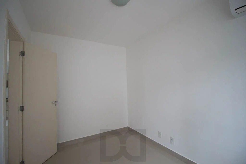 Apartamento 02 dormitórios com garagem escriturada no Bairro Ipanema — foto 17