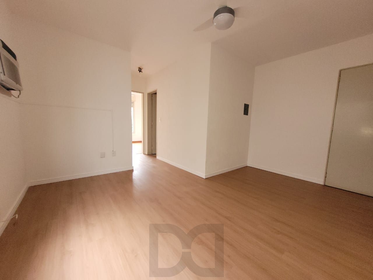 Apartamento de frente 2 dormitórios e vaga coberta próximo do Hospital Conceição — foto 1