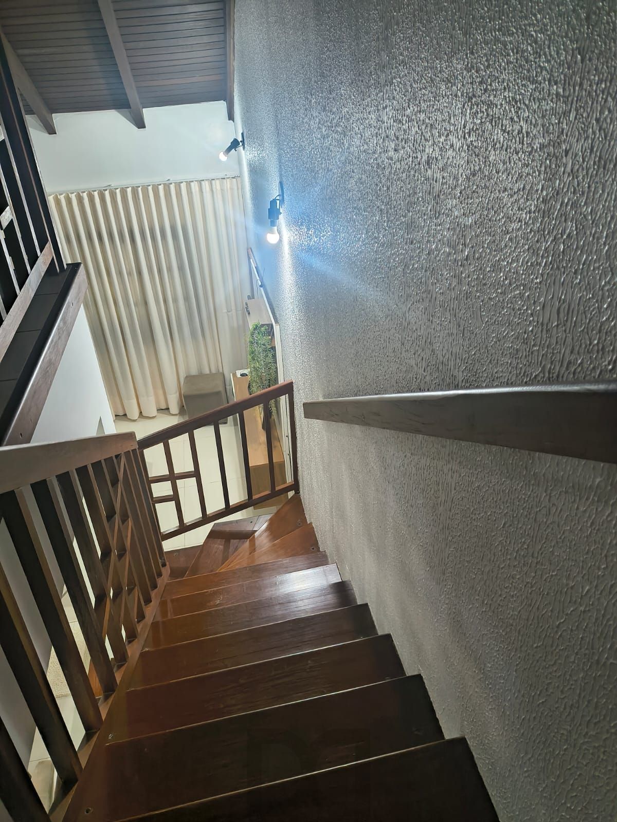 Casa com 03 dormitórios, 01 suíte e 02 vagas de garagem — foto 4