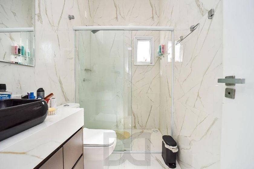 Belíssima casa de 4 dormitórios com 01 suíte com 2 vagas na Chácara das Pedras — foto 16