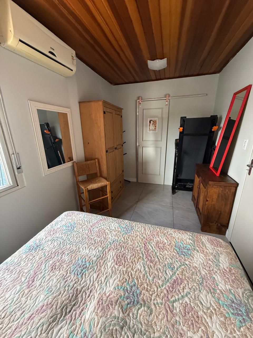 Casa com 03 dormitórios, sendo 02 suítes e garagem — foto 4