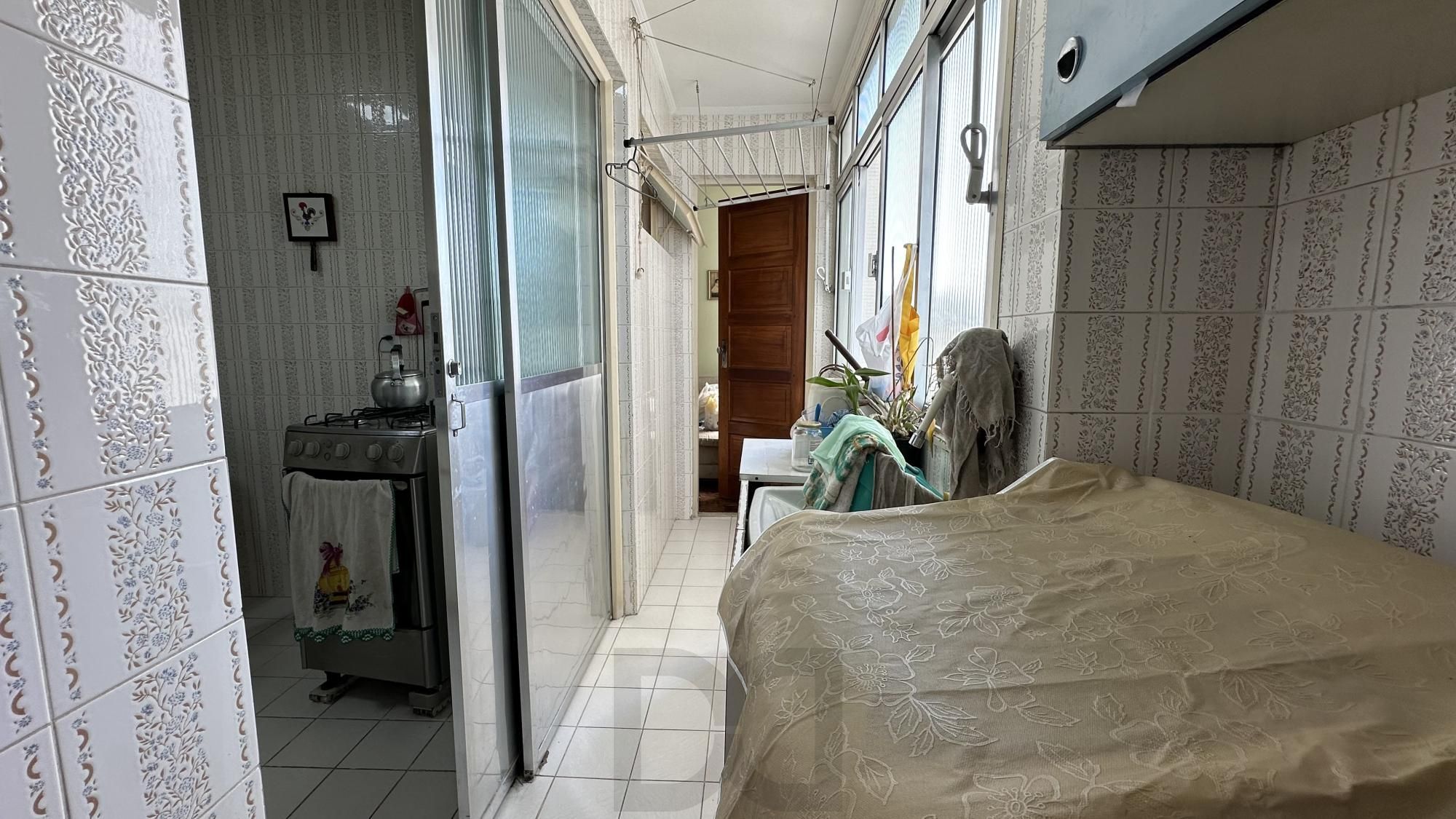 Apartamento com 2 dormitórios, dependência, elevador e vaga coberta na Mariland — foto 7