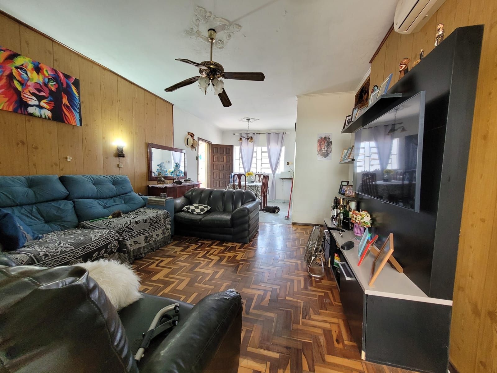 Casa térrea com garagem no subsolo e anexo — foto 7