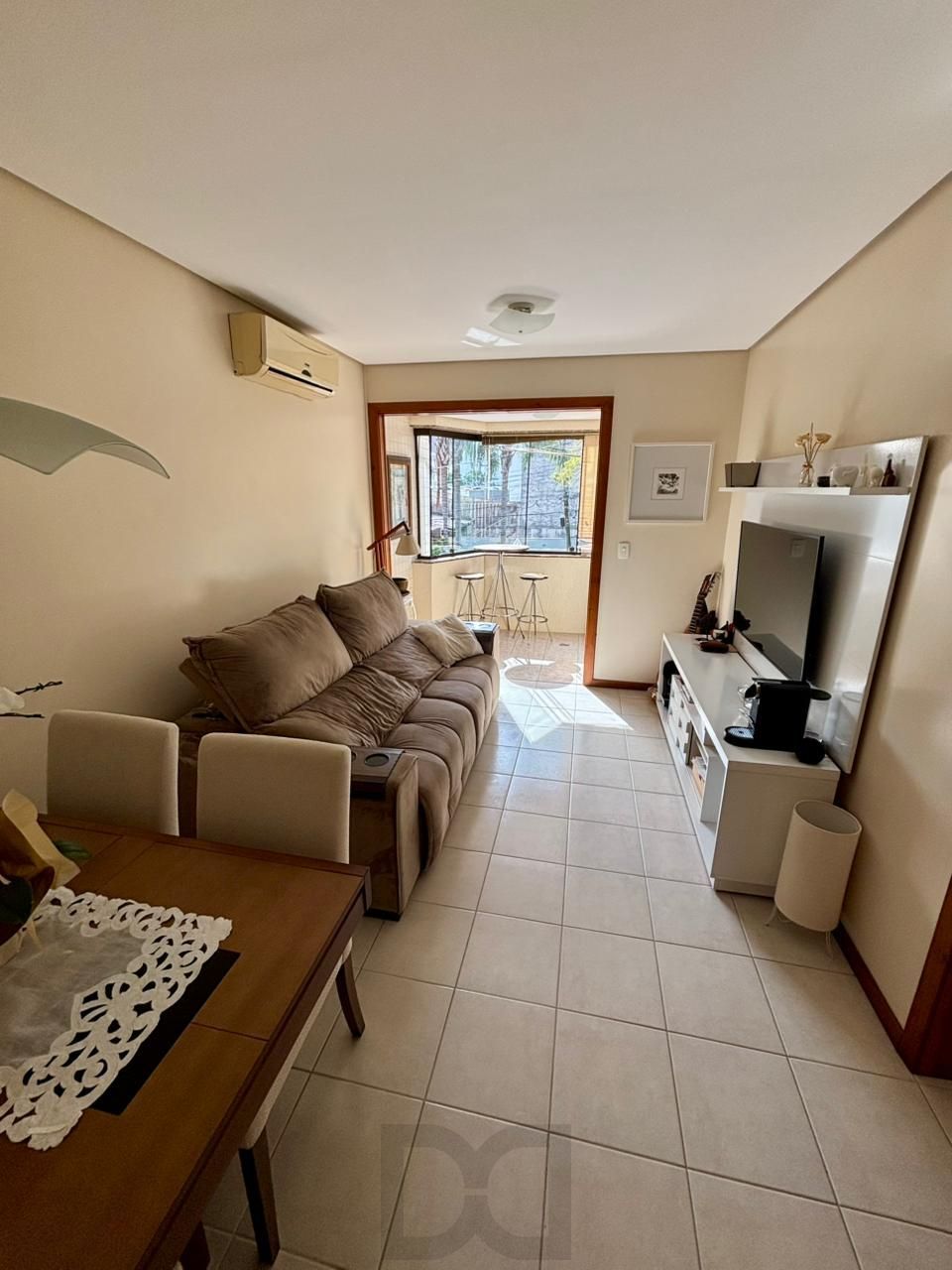Apartamento com 01 dormitório com 01 vaga de garagem escriturada — foto 2
