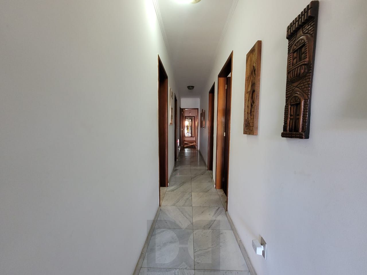 Casa térrea com 04 quartos e com 04 vagas de garagem — foto 9