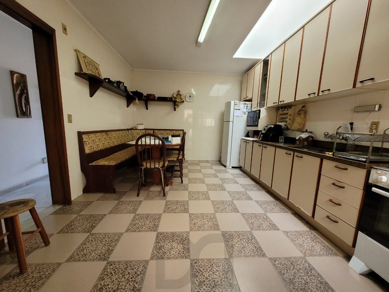 Casa térrea com 04 quartos e com 04 vagas de garagem — foto 28