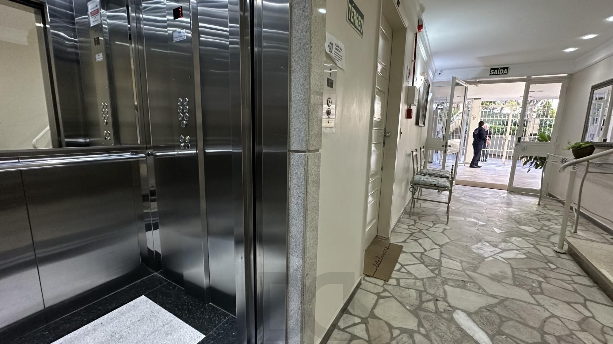 Apartamento com 2 dormitórios, dependência, elevador e vaga coberta na Mariland — foto 18