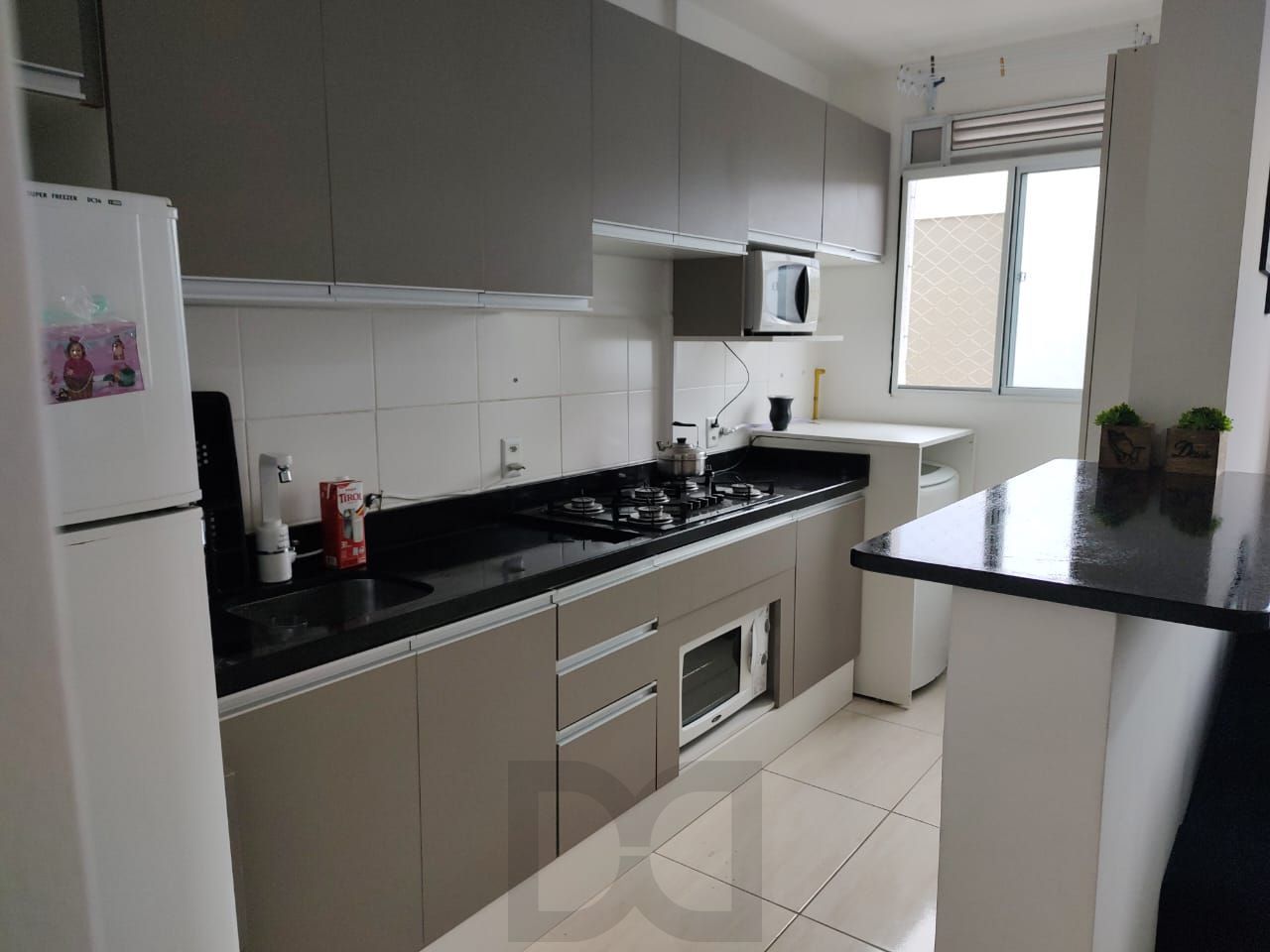 Apartamento 02 dormitórios com vaga, no bairro Humaitá. — foto 8