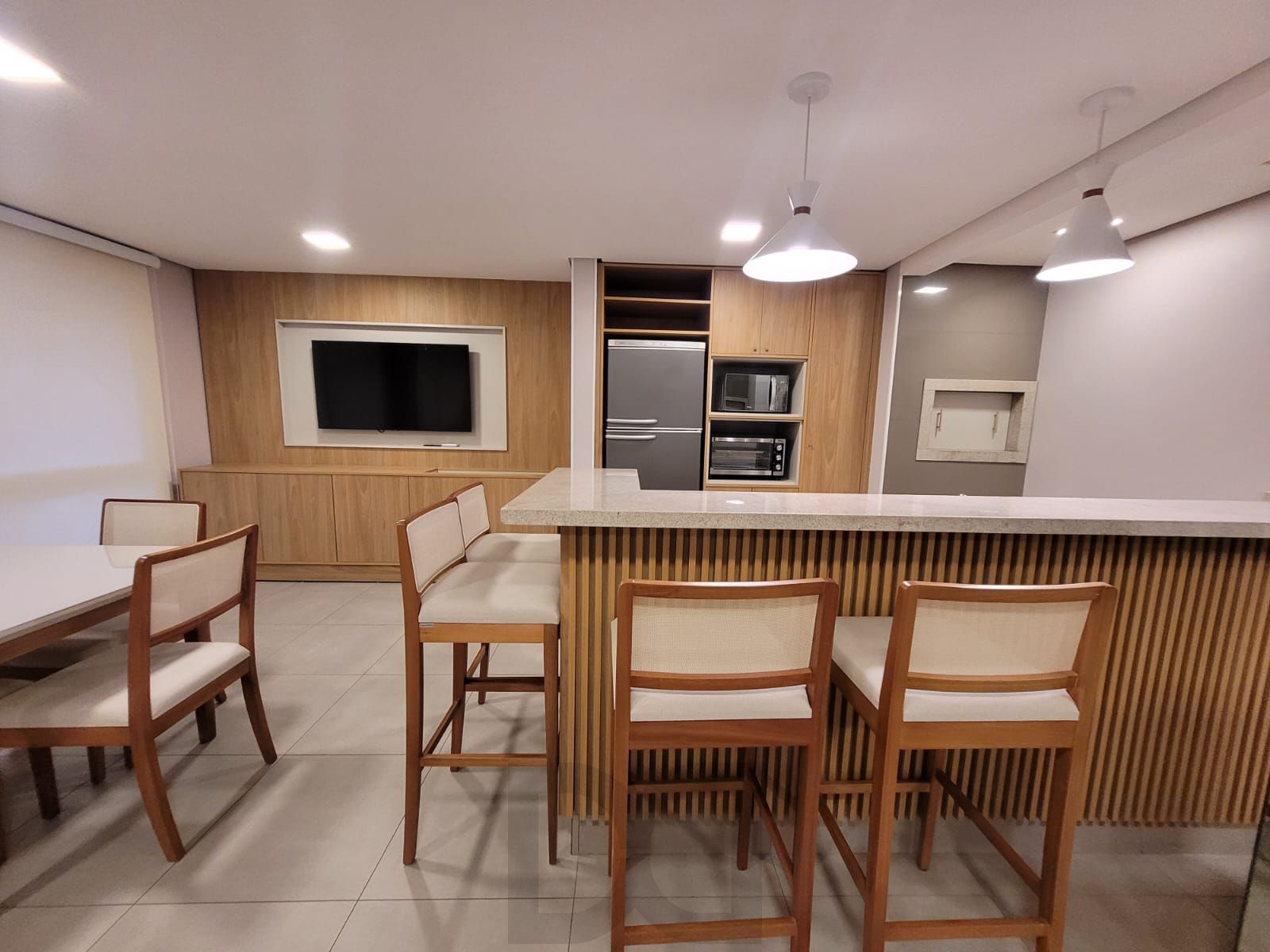 Apartamento com 2 Dormitórios e 1 Suíte, 2 Vagas, próximo ao colégio Dom Bosco — foto 18
