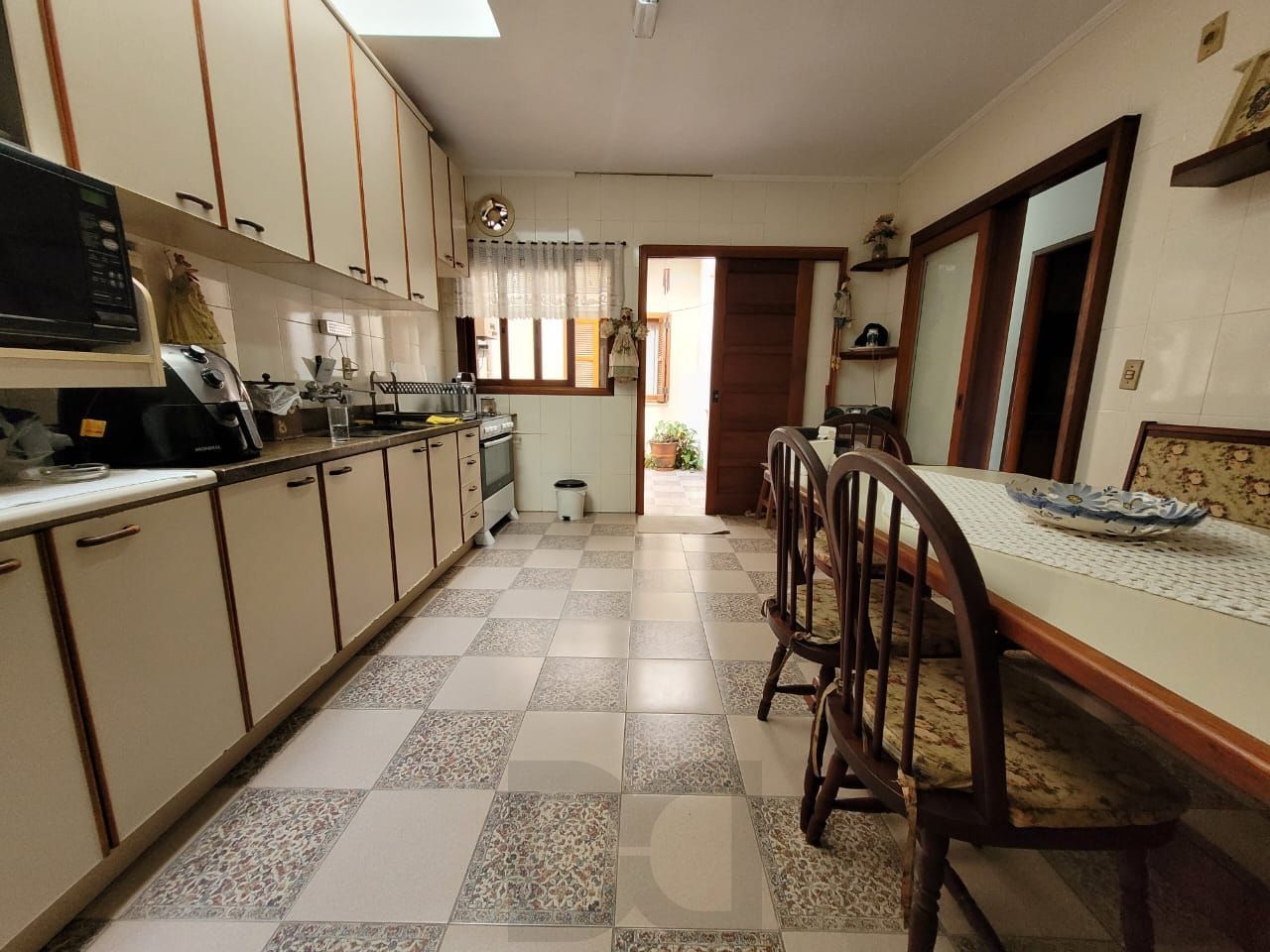 Casa térrea com 04 quartos e com 04 vagas de garagem — foto 27