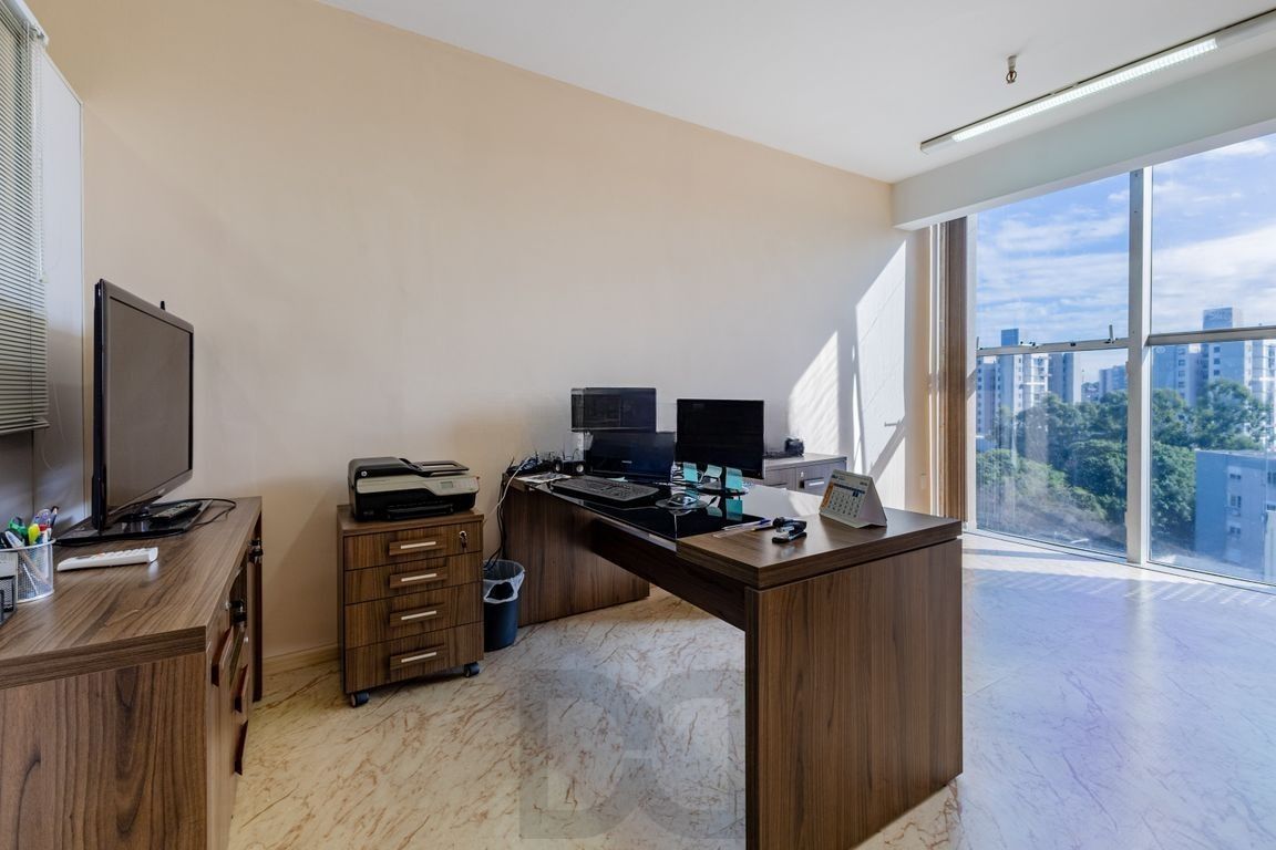 Belíssima casa de 4 dormitórios com 01 suíte com 2 vagas na Chácara das Pedras — foto 13